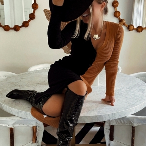 Two Toned Button Front Midi Knit Dress - Picture 5 of 5